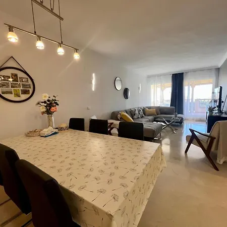 Santa Maria Village, Elviria, Apartamento